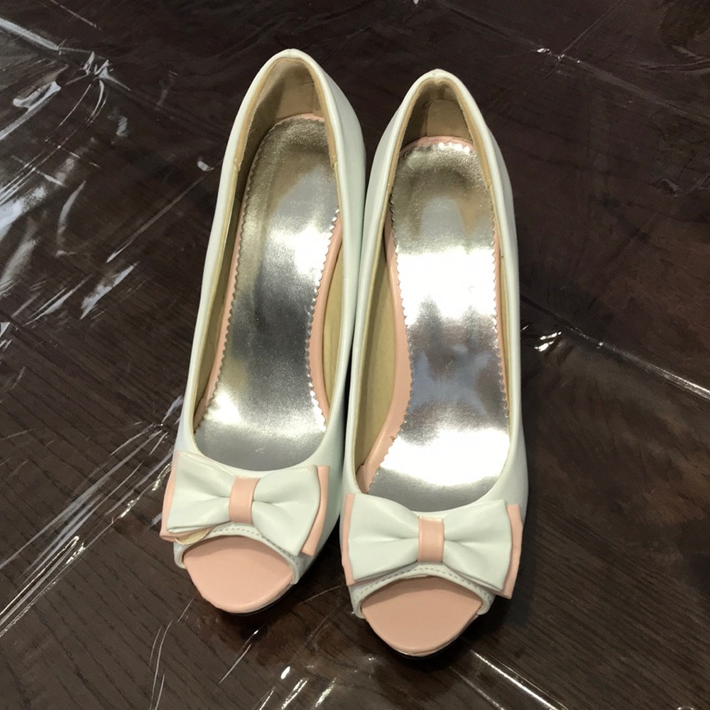 High heel shoes
